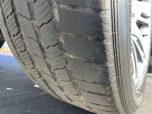 Used 2015 Cadillac Escalade Premium image 19