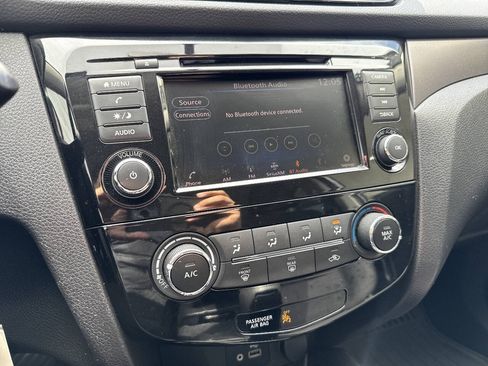 Used 2019 Nissan Rogue Sport S FWD image 28