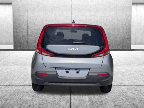 Used 2022 Kia Soul LX FWD image 7