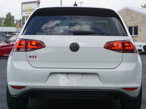 Used 2017 Volkswagen GTI SE FWD image 8