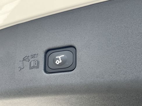 New 2025 Lincoln Nautilus Premier w/ Equipment Group 102A image 33