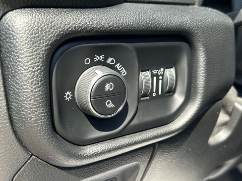 Used 2020 RAM 1500 Laramie AWD/4WD image 14