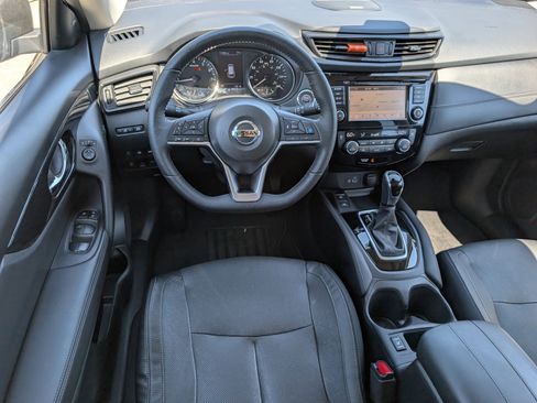 Used 2019 Nissan Rogue SL w/ Premium Package AWD/4WD image 8