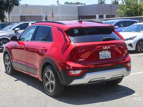 Certified 2025 Kia Niro EX FWD image 8