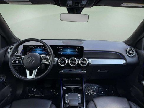 Used 2023 Mercedes-Benz GLB 250 4MATIC image 11