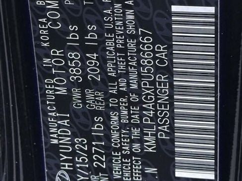 Used 2023 Hyundai Elantra Limited image 38