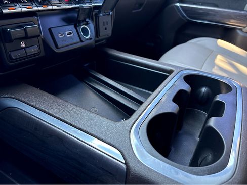 Used 2021 Chevrolet Silverado 1500 LTZ image 10