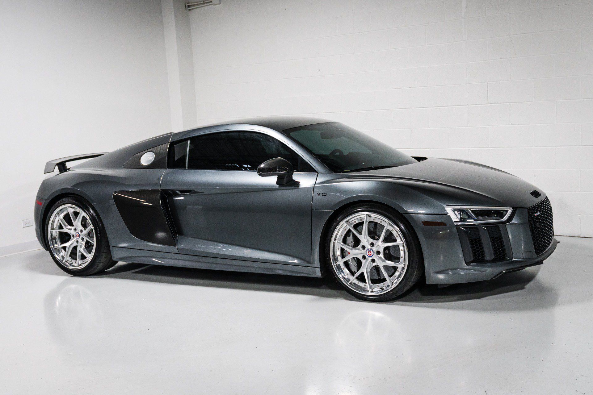 Used 2018 Audi R8 V10 plus AWD/4WD image 1