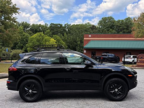 Used 2016 Porsche Cayenne AWD/4WD image 4