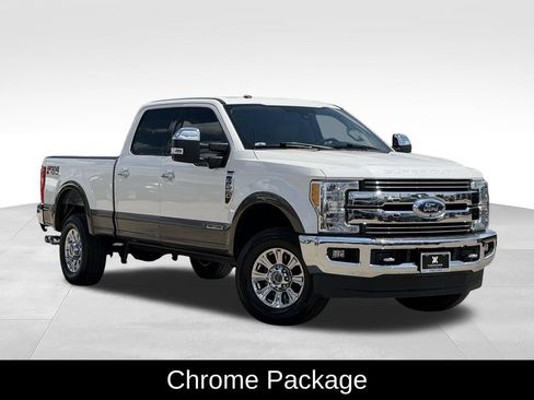 Used 2017 Ford F250 Lariat w/ Lariat Ultimate Package AWD/4WD image 2