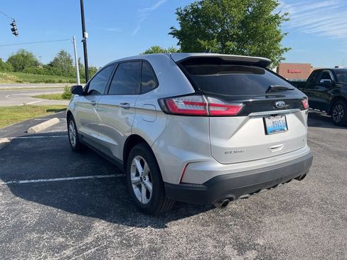 Used 2019 Ford Edge SE FWD image 4