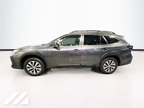 Used 2024 Subaru Outback Premium AWD/4WD image 8