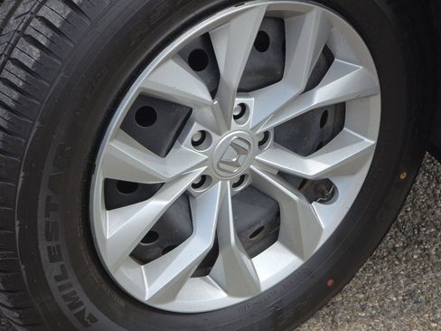 Used 2024 Honda CR-V LX image 8
