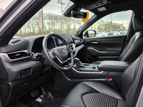 Used 2023 Toyota Highlander XSE image 20