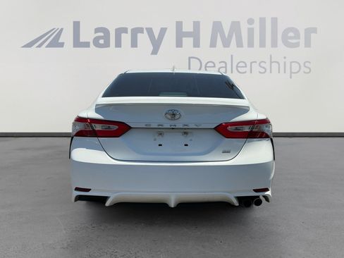 Used 2020 Toyota Camry SE FWD image 4