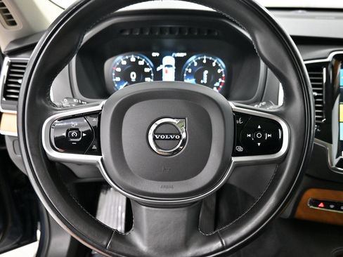 Used 2021 Volvo XC90 T6 Momentum w/ Protection Package Premier AWD/4WD image 7