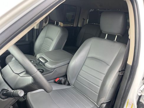 Used 2020 RAM 1500 Tradesman w/ Chrome Appearance Group image 28