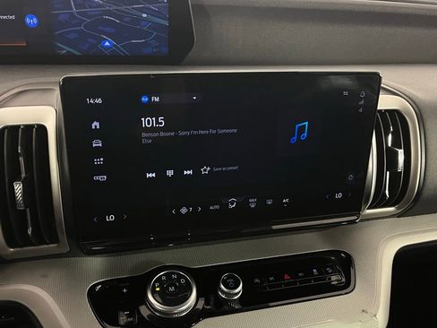 Used 2025 Ford Expedition Active image 12