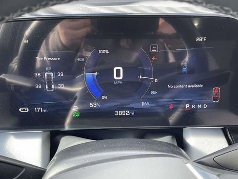 Used 2025 Chevrolet Equinox EV LT image 19