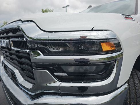 Used 2025 RAM 2500 Big Horn AWD/4WD image 31
