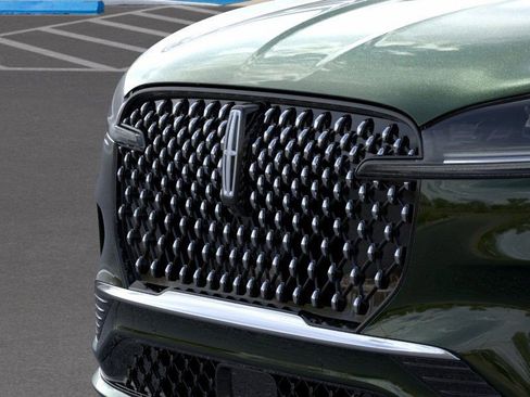 New 2026 Lincoln Aviator Black Label w/ Dynamic Handling Package image 17