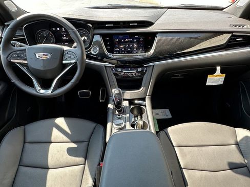 New 2025 Cadillac XT6 Sport w/ Technology Package image 9