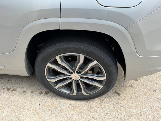 Used 2020 GMC Terrain Denali w/ Denali Premium Package FWD image 7