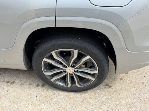 Used 2020 GMC Terrain Denali w/ Denali Premium Package FWD image 7