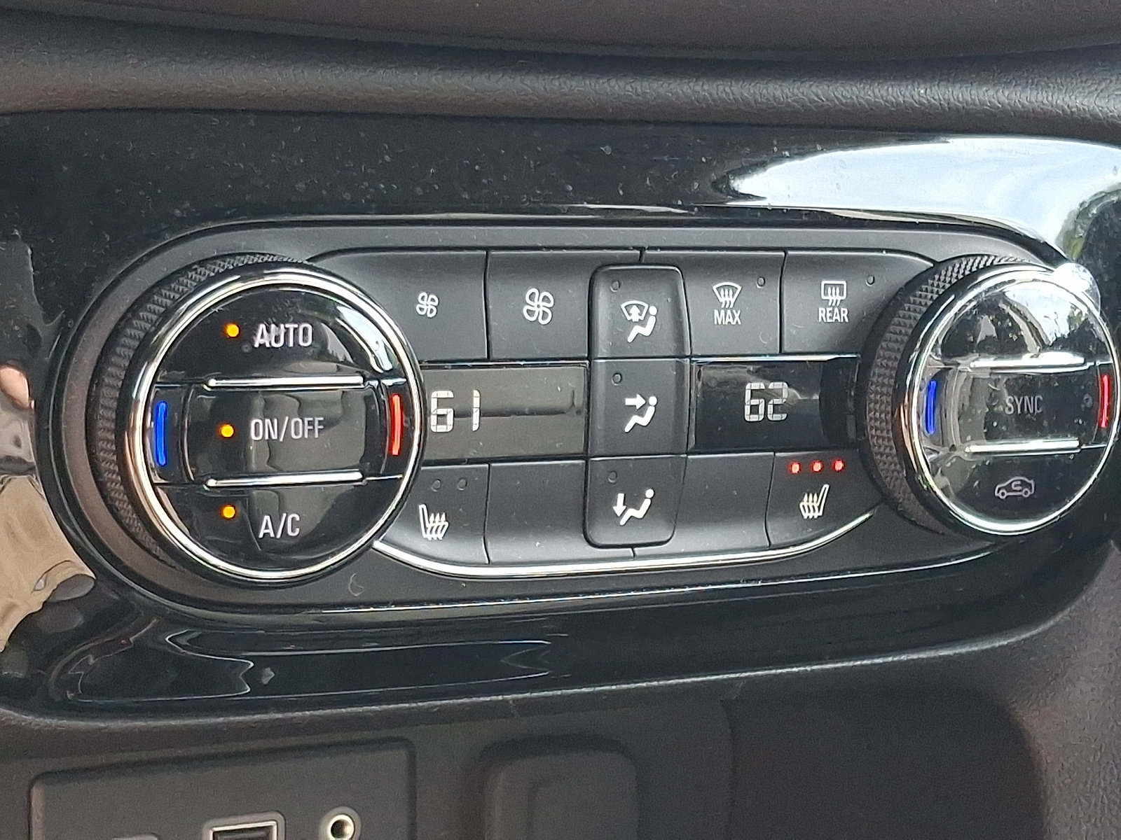 Used 2023 Buick Encore GX Select w/ Sport Touring Package FWD image 16