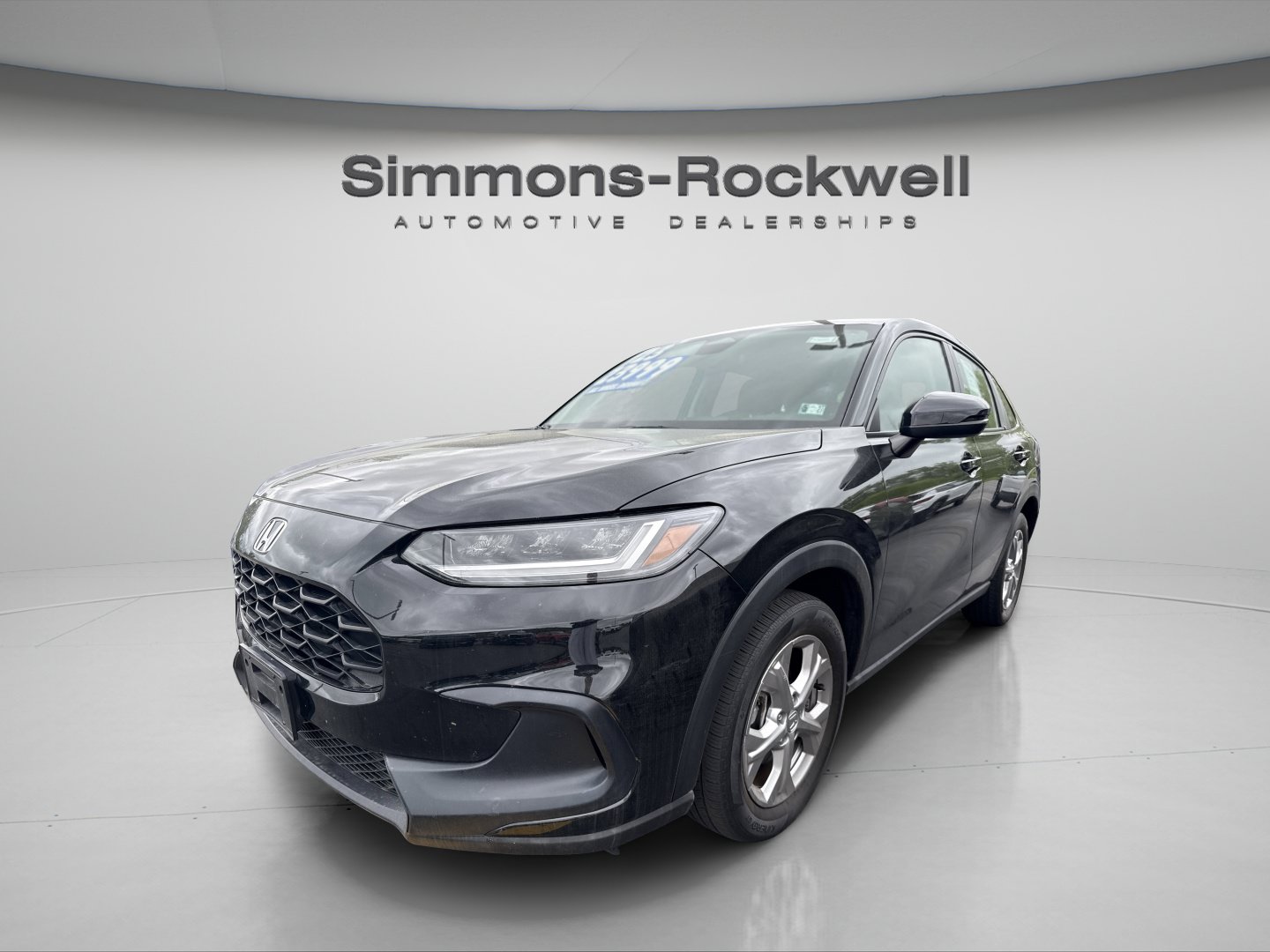 Used 2023 Honda HR-V LX image 2