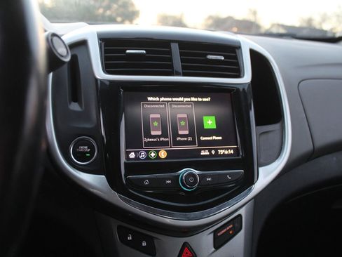 Used 2020 Chevrolet Sonic Premier image 17