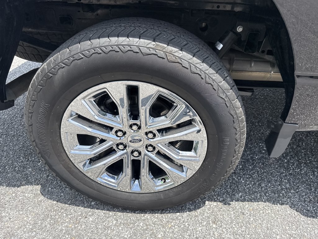 Used 2025 Ford F150 Lariat w/ Equipment Group 501A Mid AWD/4WD image 17