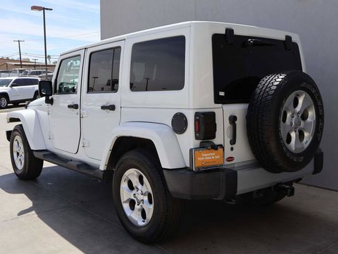 Used 2013 Jeep Wrangler Unlimited Sahara w/ Connectivity Group AWD/4WD image 3