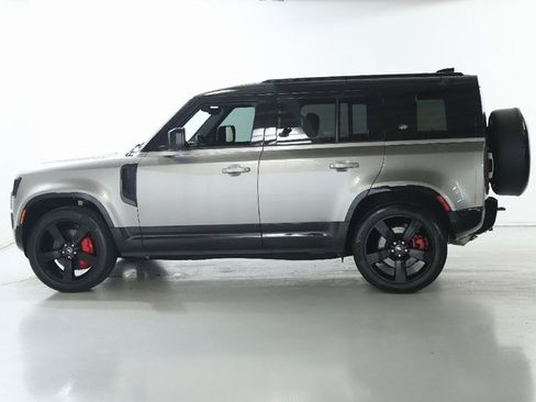 Used 2024 Land Rover Defender 110 X-Dynamic SE image 4