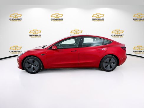 Used 2023 Tesla Model 3 Standard Range image 4