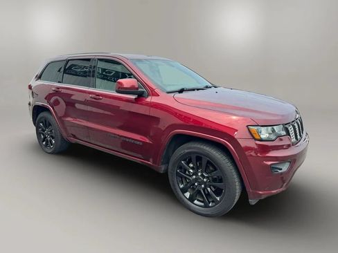 Used 2019 Jeep Grand Cherokee Altitude RWD image 9