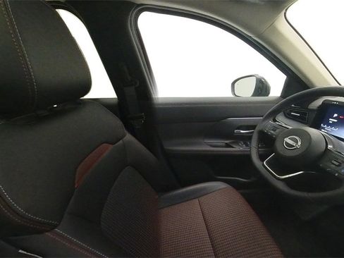 New 2025 Nissan Kicks SR w/ SR Premium Package image 25