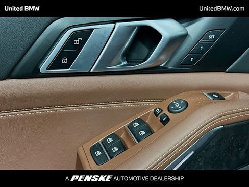 Used 2025 BMW X5 xDrive40i w/ M Sport Package image 3