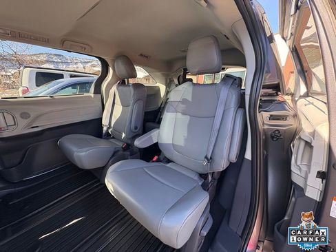 Used 2021 Toyota Sienna XLE image 25