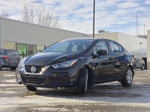 Used 2022 Nissan Versa S image 9
