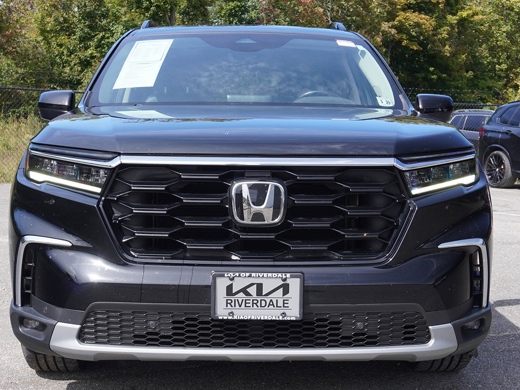 Used 2024 Honda Pilot Touring image 10