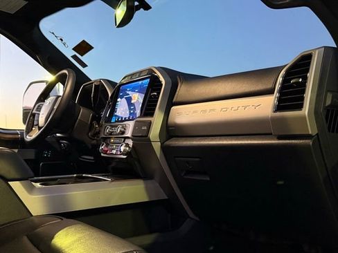 Used 2022 Ford F250 Lariat w/ Lariat Ultimate Package image 18