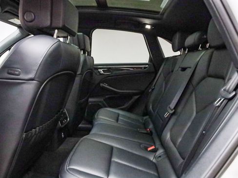 Certified 2025 Porsche Macan image 26