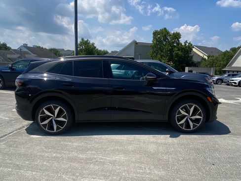 Certified 2023 Volkswagen ID.4 Pro S AWD/4WD image 2