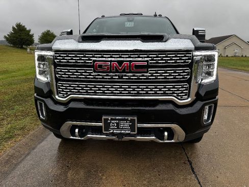 Used 2021 GMC Sierra 2500 Denali w/ Denali Black Diamond Edition image 3