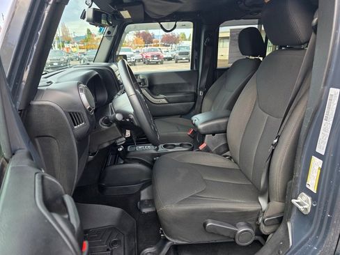 Used 2018 Jeep Wrangler Unlimited Sport S image 7