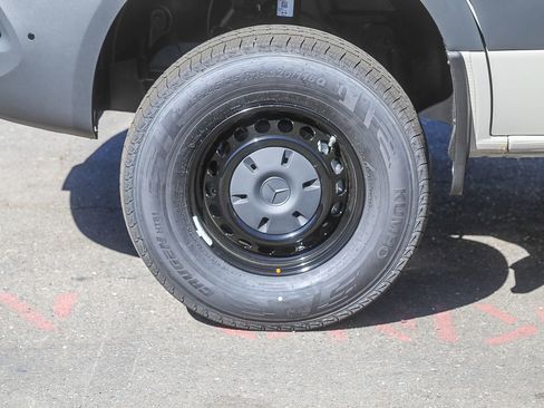 New 2026 Mercedes-Benz Sprinter 2500 image 9