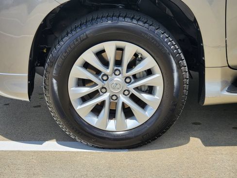 Certified 2022 Lexus GX 460 Premium w/ Premium Plus Package AWD/4WD image 9