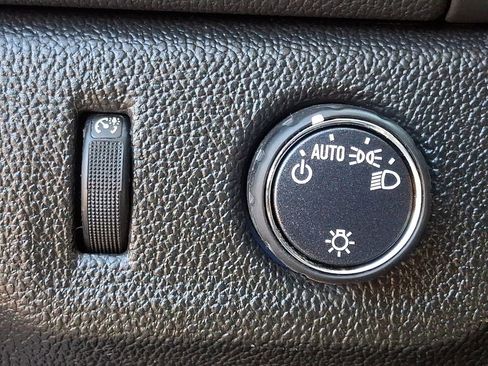 Used 2020 Chevrolet Colorado LT w/ Safety Package image 23