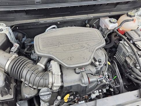 Used 2023 GMC Acadia SLT w/ Technology Package image 18